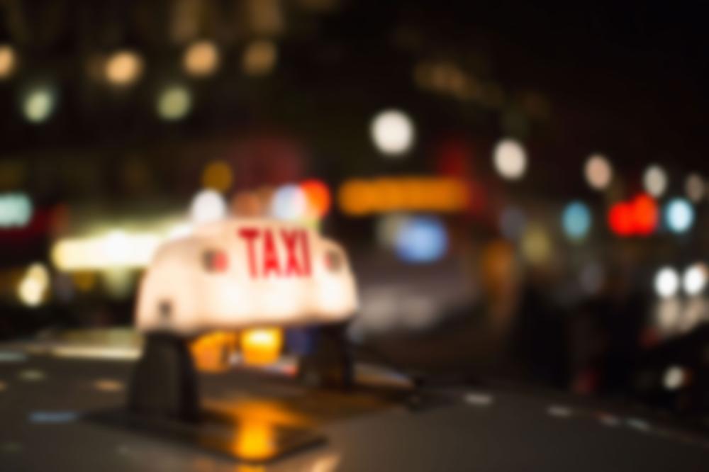 enseigne de taxi flou